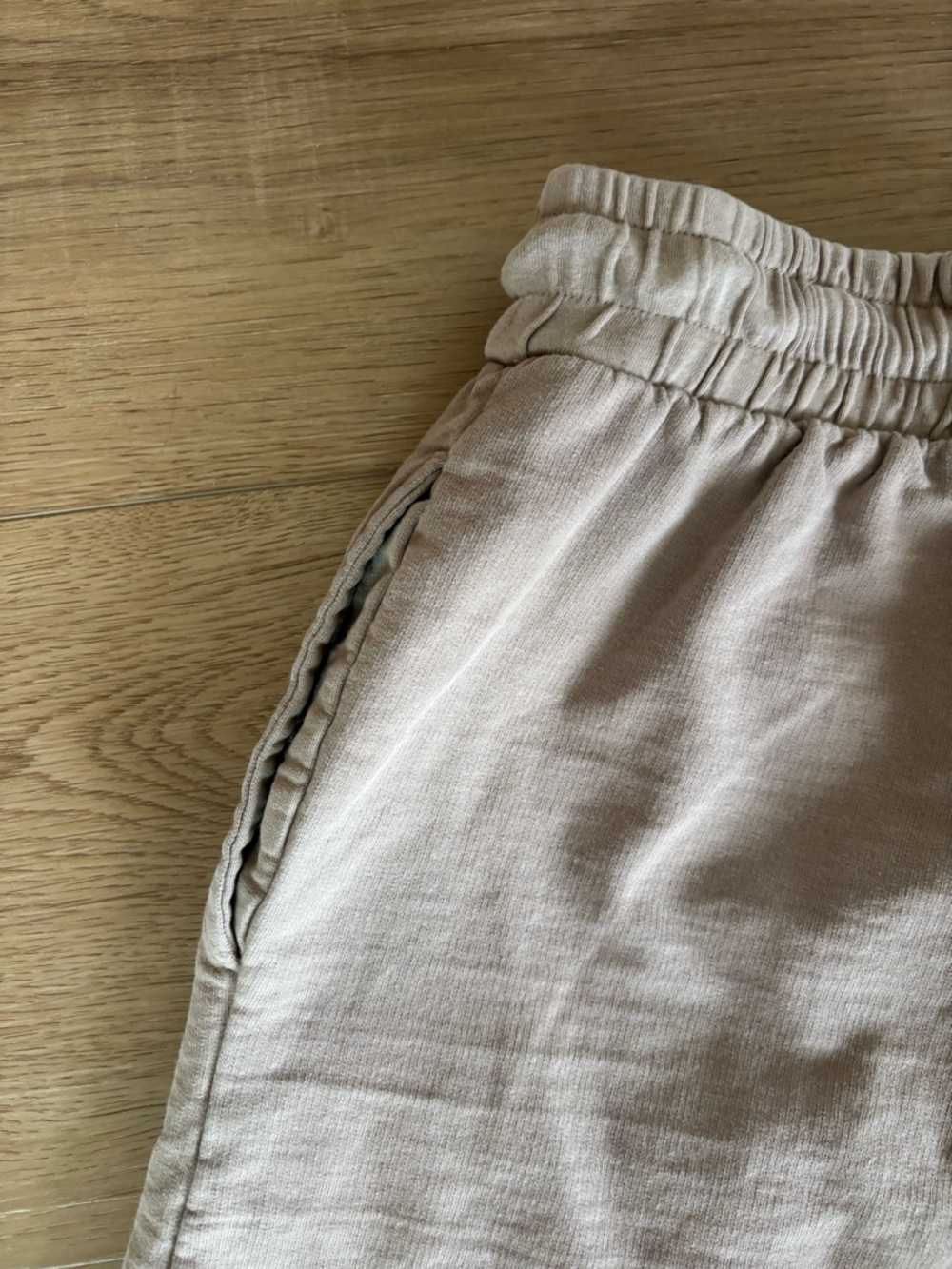 Gilded Intent Tan Elastic Waist Shorts Size Small - Picture 5 of 5